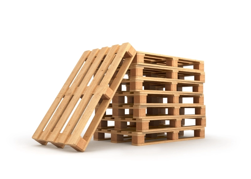 Palettes industrielles empilées – logistique d’emballage et coûts de palettes chez Müller+Krempel